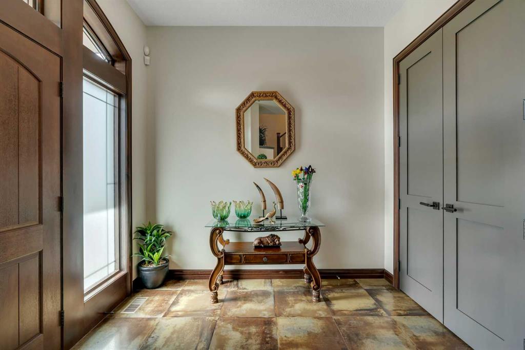 Additional image 4 of 206 West Grove Rise SW, Calgary, AB, T3H 0S3
