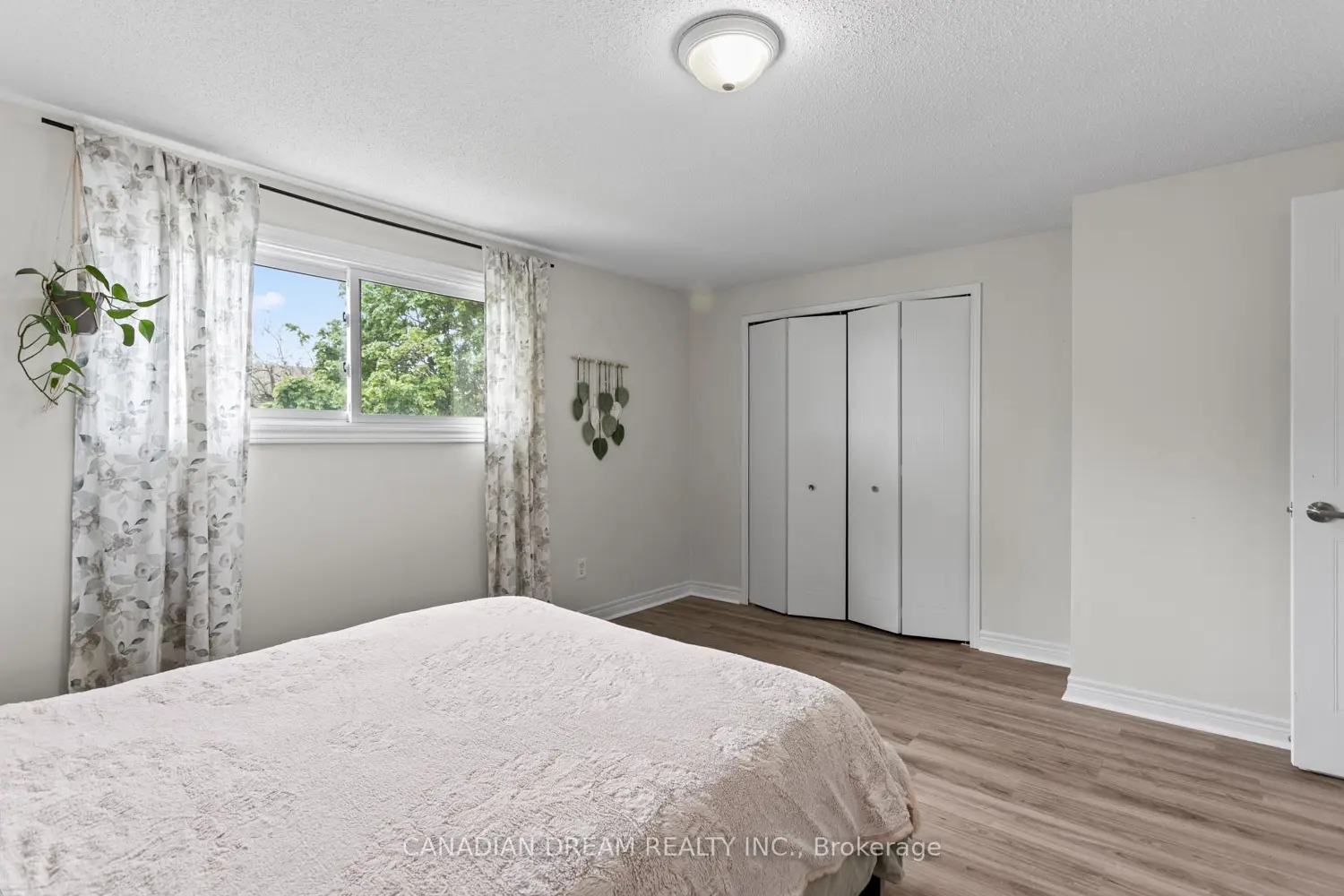 Additional image 12 of 1095 Jalna Boulevard 20
