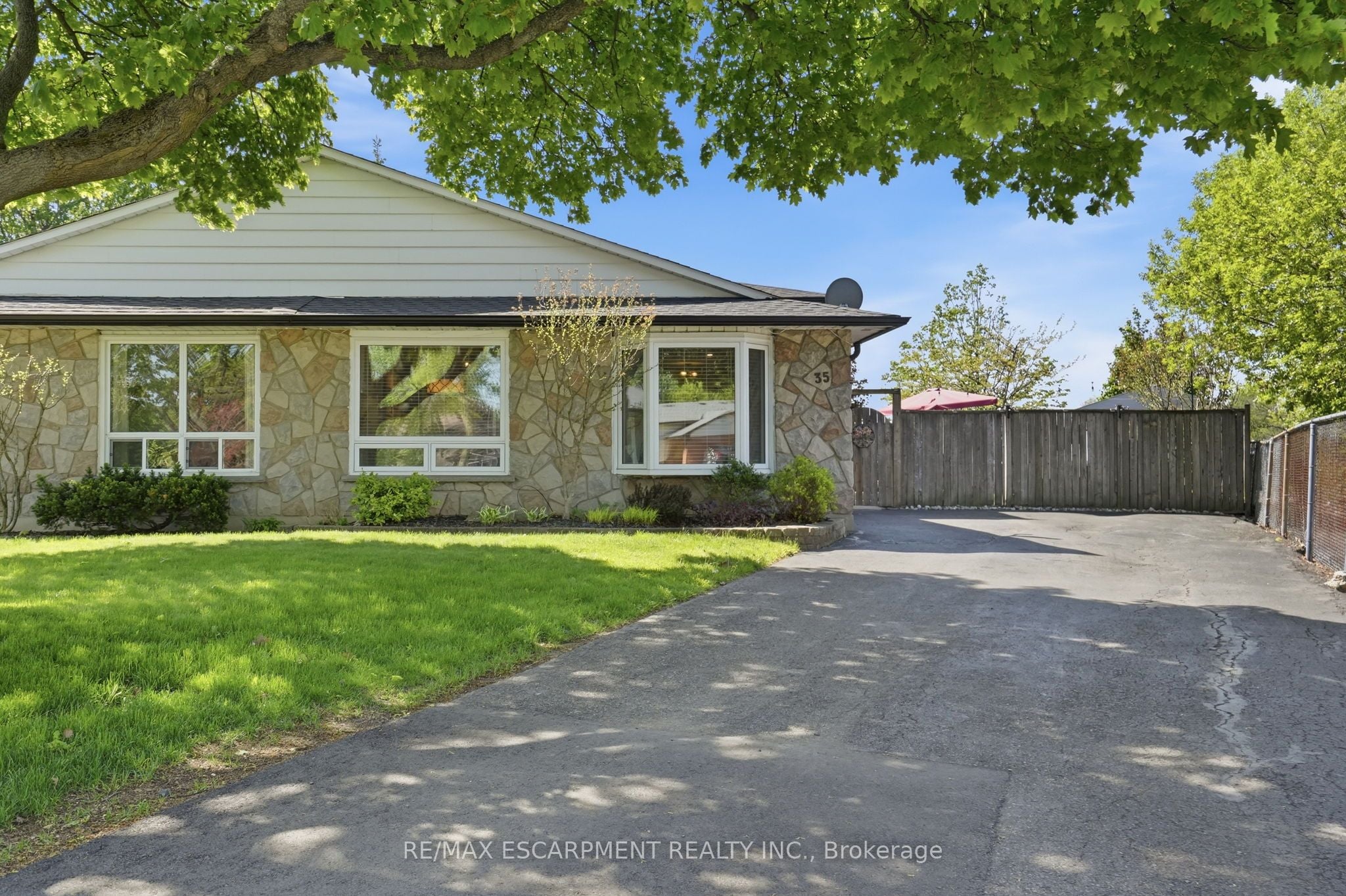 35 Gretna Court, Hamilton, ON, L9C 4V1