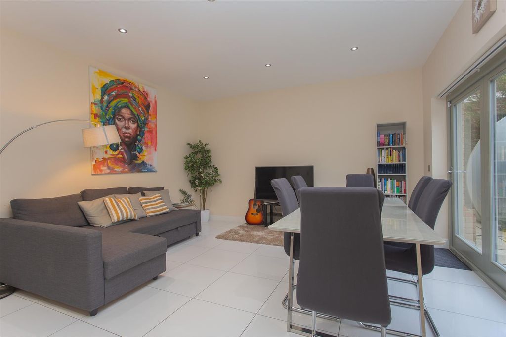 Additional image 6 of 5 bed detached house for saleVawser Crescent, Peterborough PE3