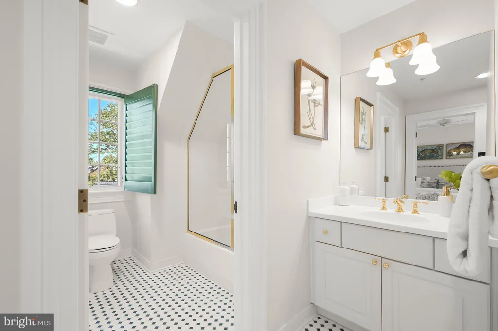 Additional image 28 of 2985 38th Street NW, Washington, DC 20016