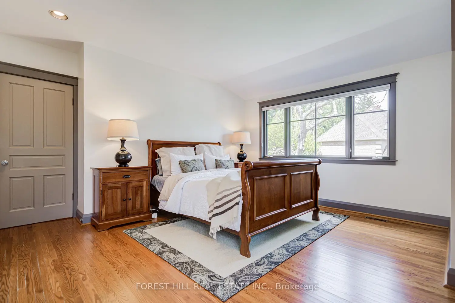 Additional image 6 of 1381 Lorne Park Road