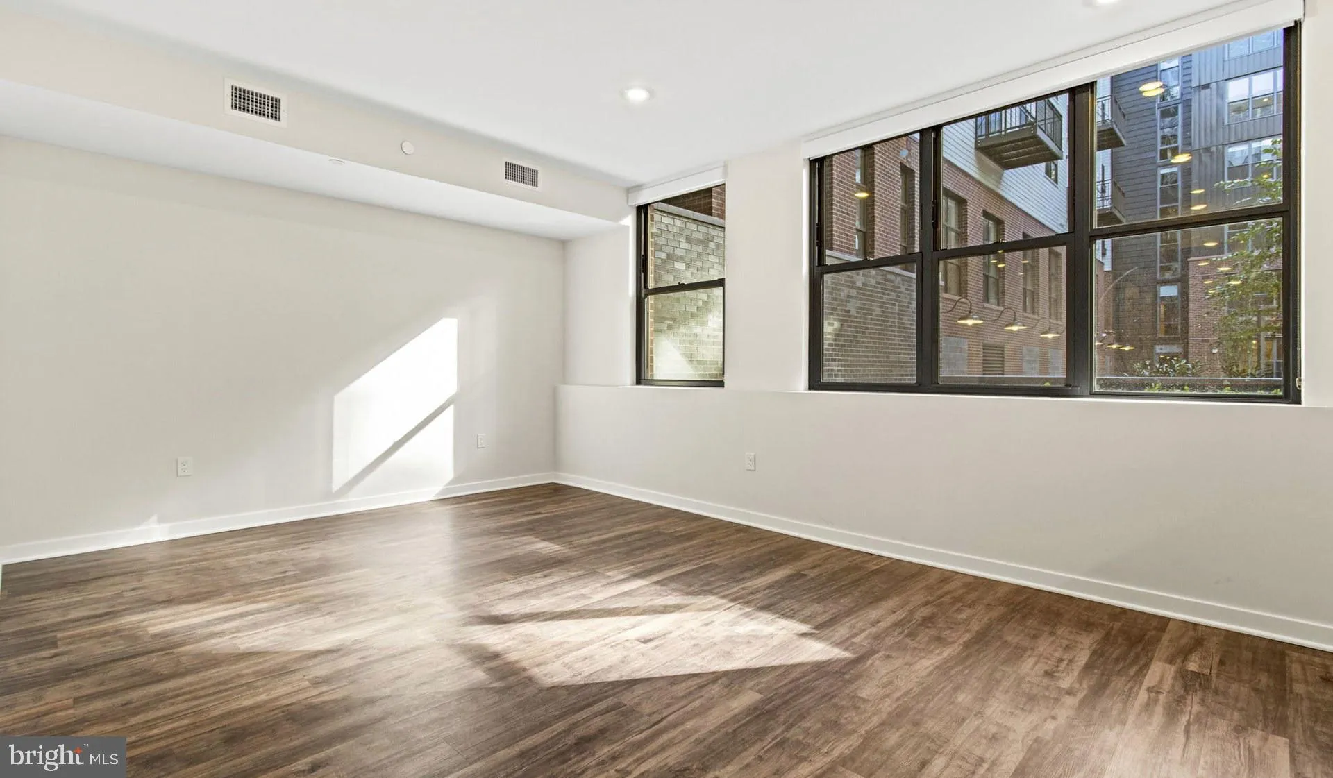 Additional image 108 of 4000 Wisconsin Avenue NW Unit 4K-586, Washington, DC 20016