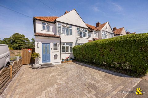 Lyndon Avenue, Sidcup DA15