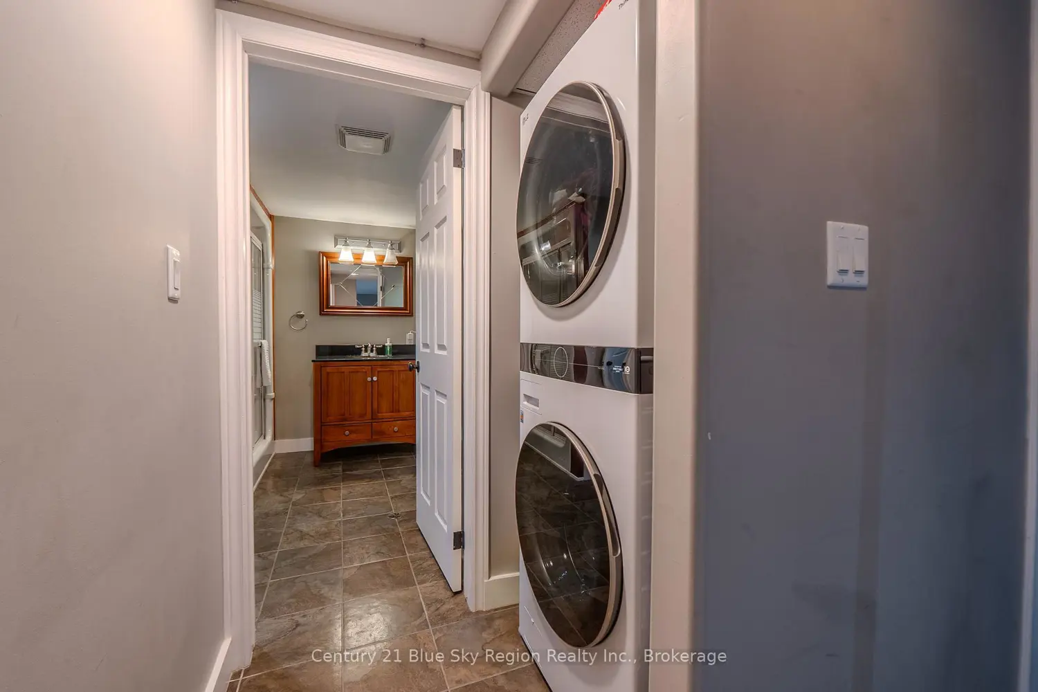 Additional image 19 of 25 Rowe Avenue
