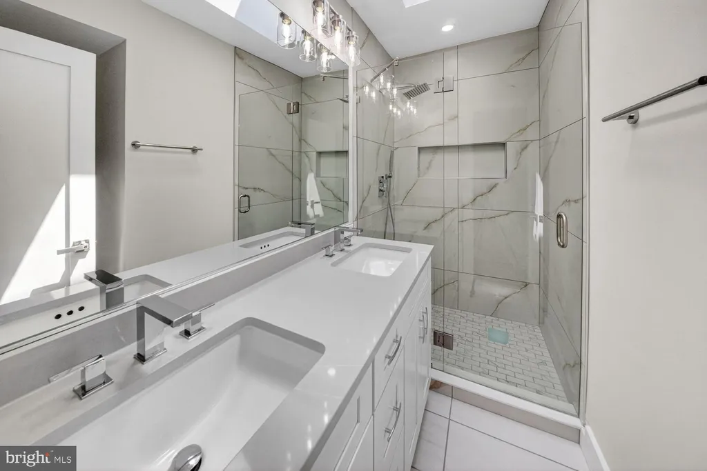 Additional image 12 of 237 Rock Creek Church Road NW, Washington, DC 20011
