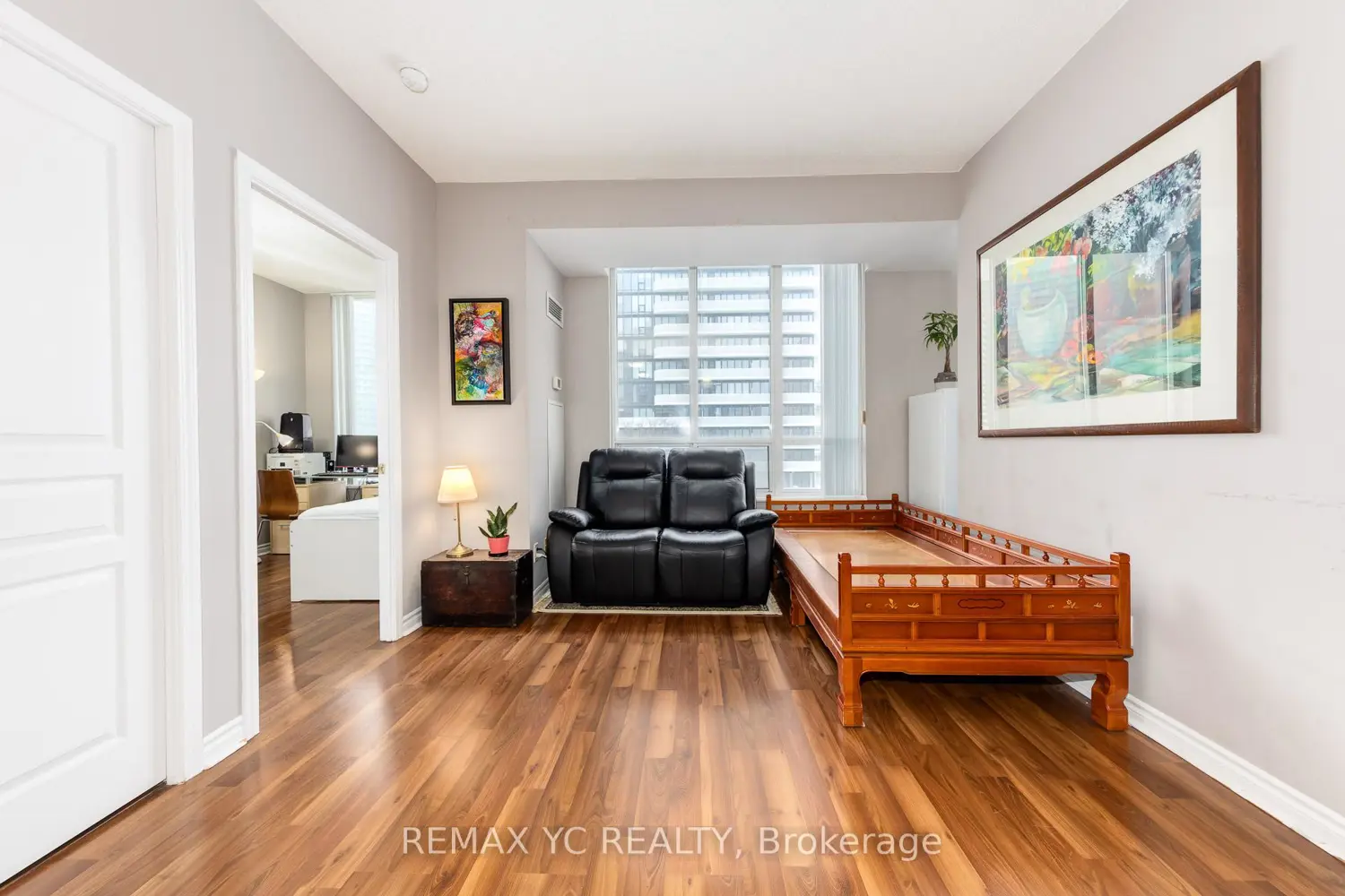 28 Byng Avenue 802 photo 5