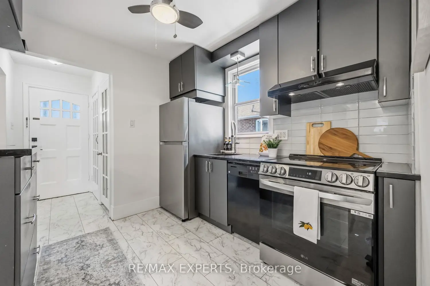 221 Clonmore Drive photo 5