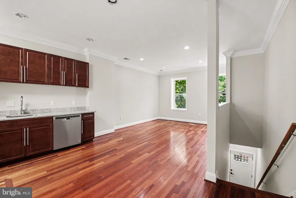 Additional image 2 of 219 P Street NW, Washington, DC 20001