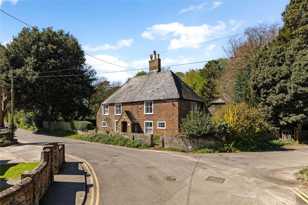 4 bed detached house for saleHull Place, Sholden, Deal, Kent CT14
