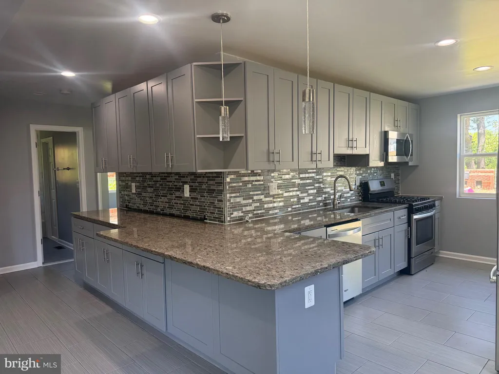 Additional image 4 of 3010 V Place SE, Washington, DC 20020