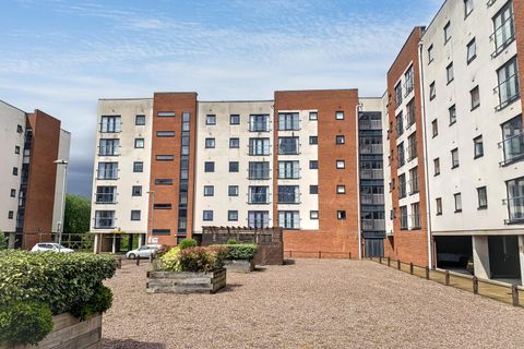 Pilgrims Way, Salford M50