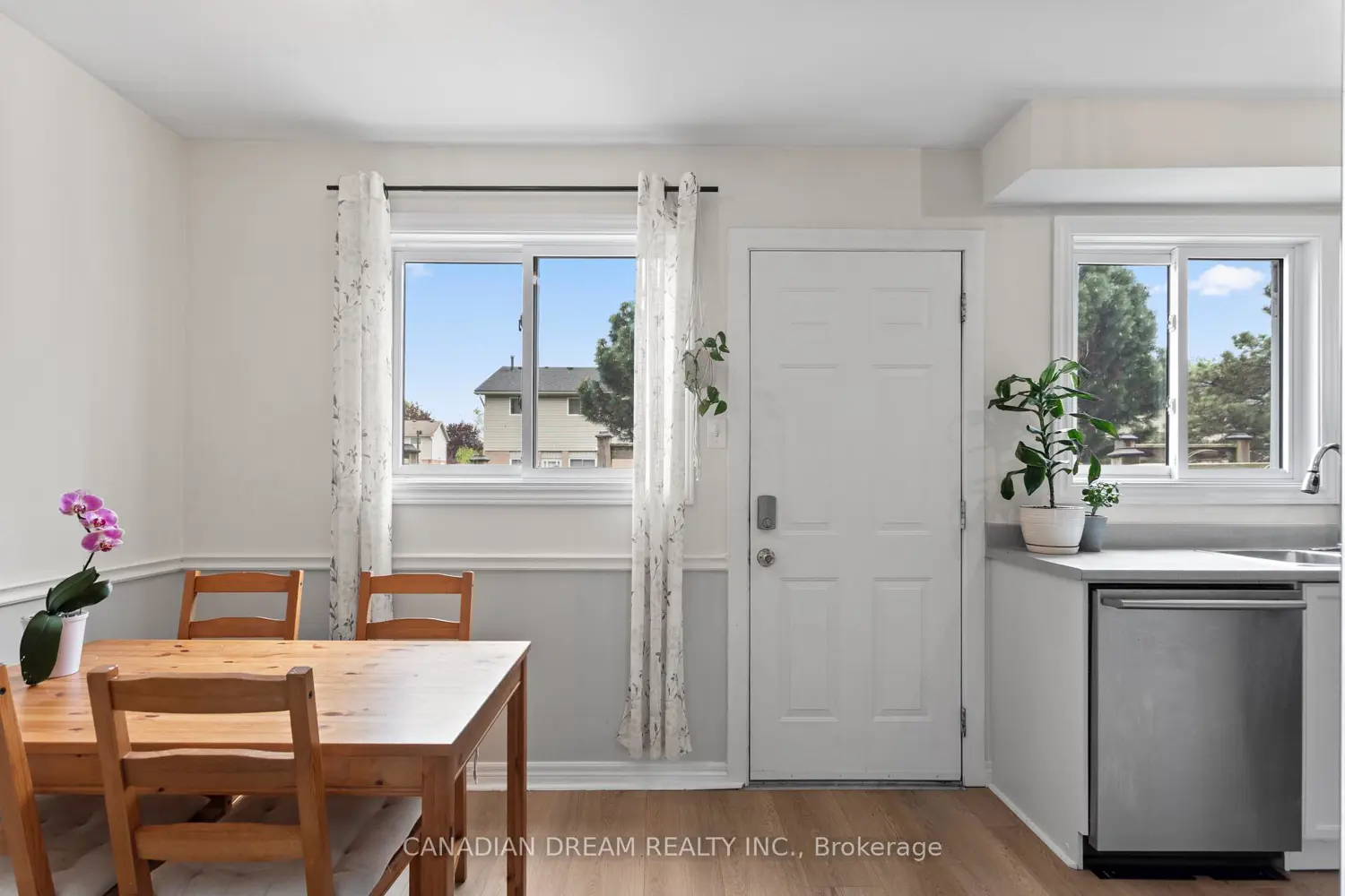 Additional image 10 of 1095 Jalna Boulevard 20