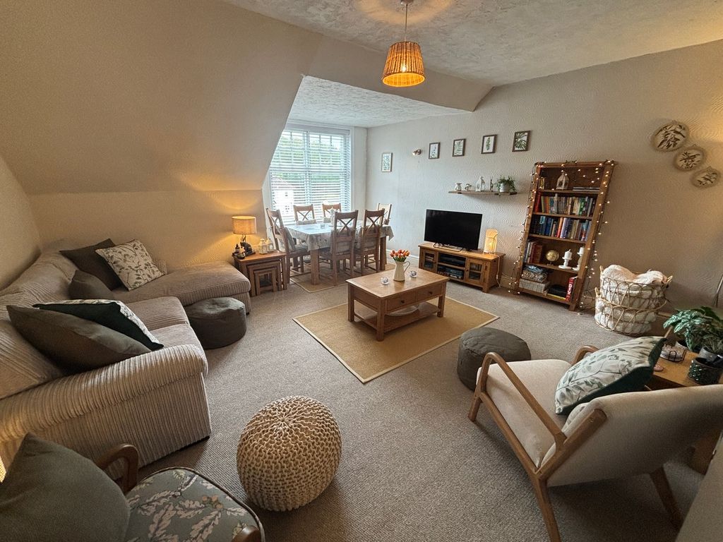 Additional image 2 of 2 bed flat for saleTemple Street, Llandrindod Wells LD1