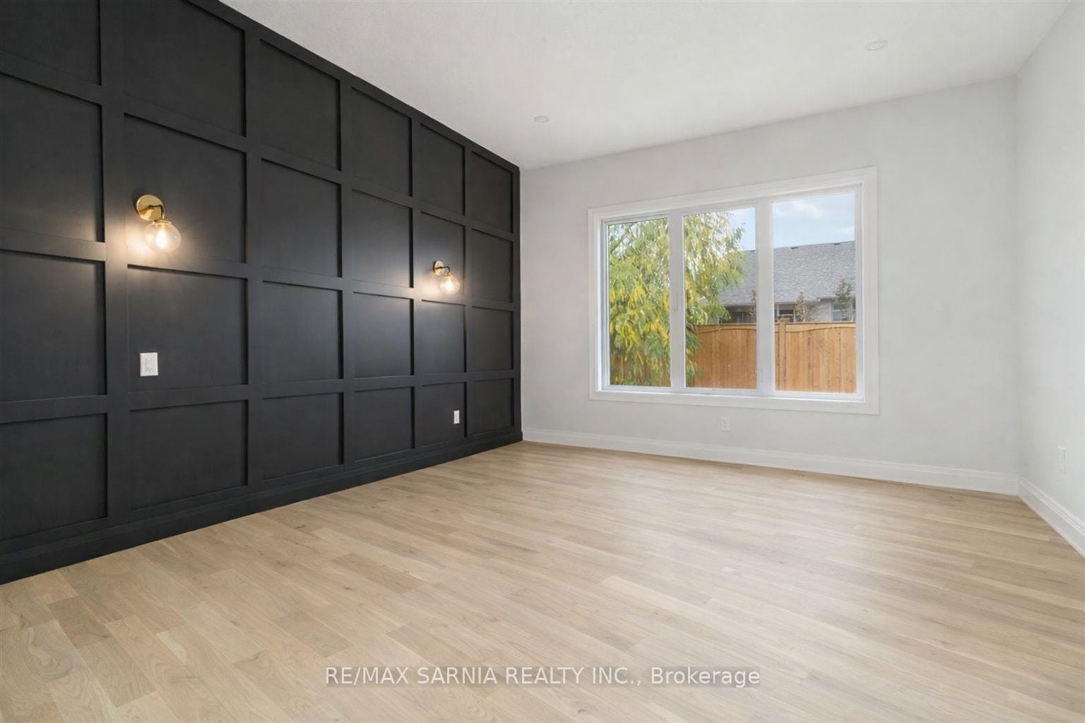Additional image 3 of 601 Sweetbay Crescent, Sarnia, ON, N7S 0A8