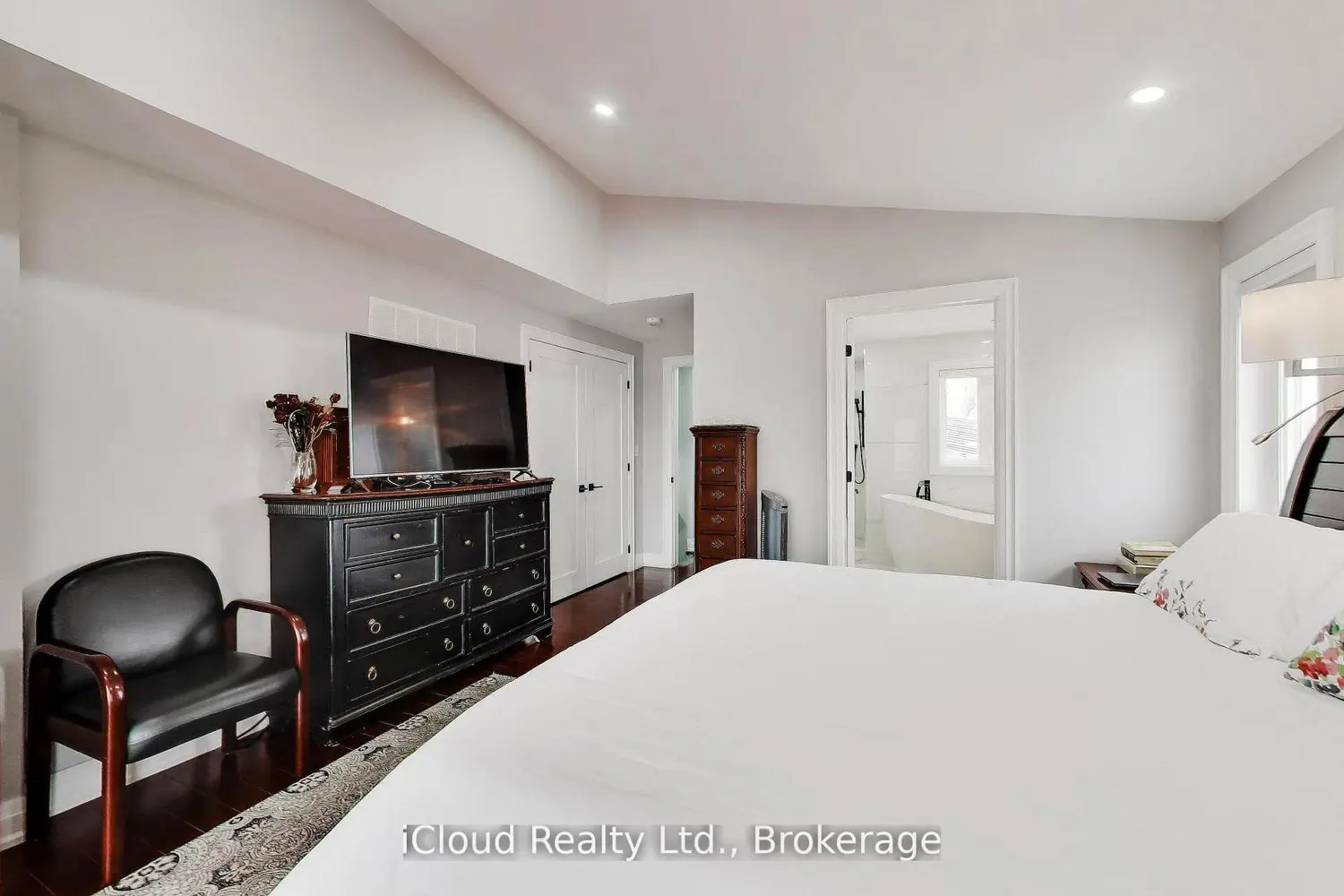 Additional image 9 of 16175 Jane Street