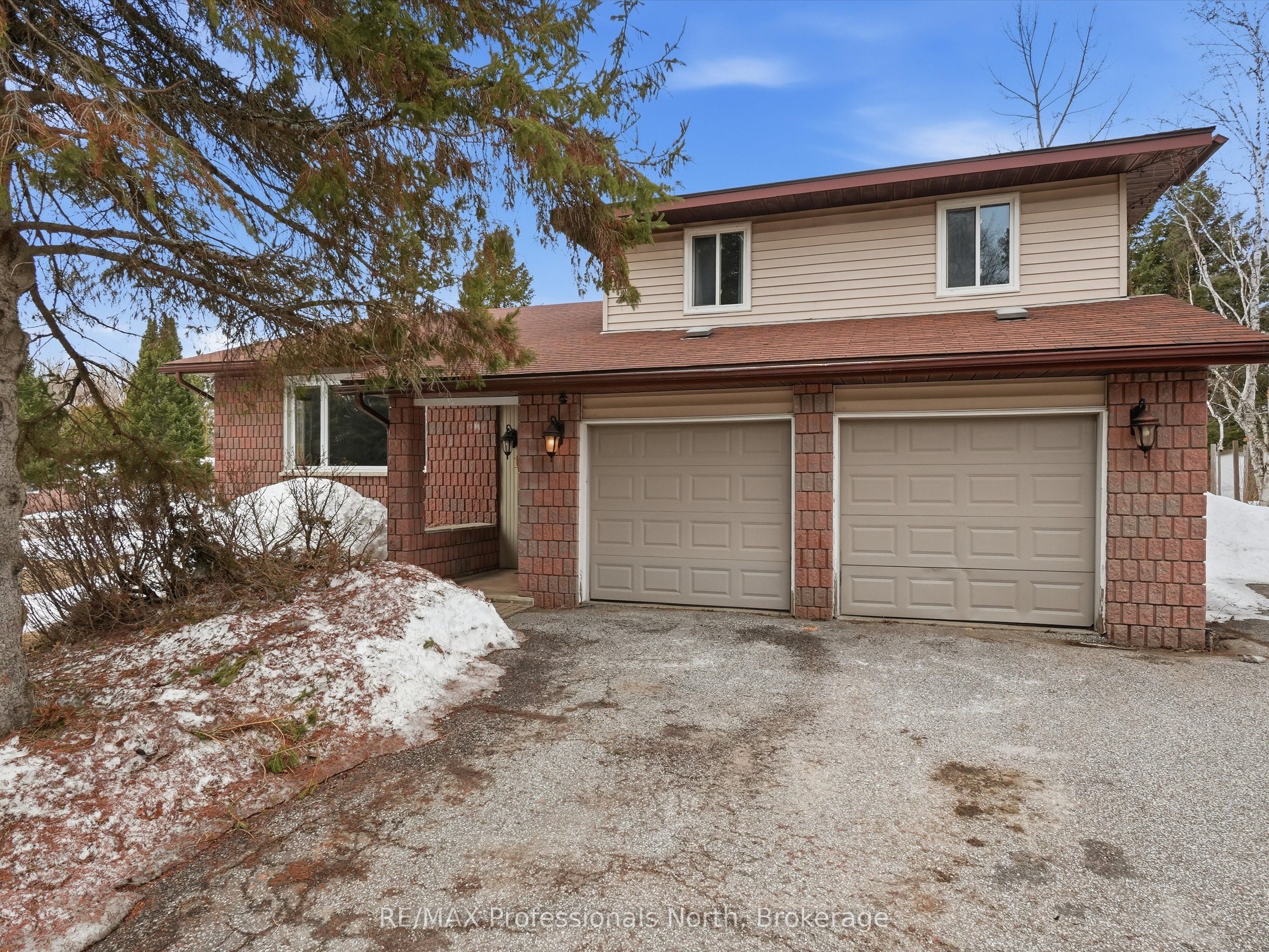 1 Glendale Road, Bracebridge, ON, P1L 1B3