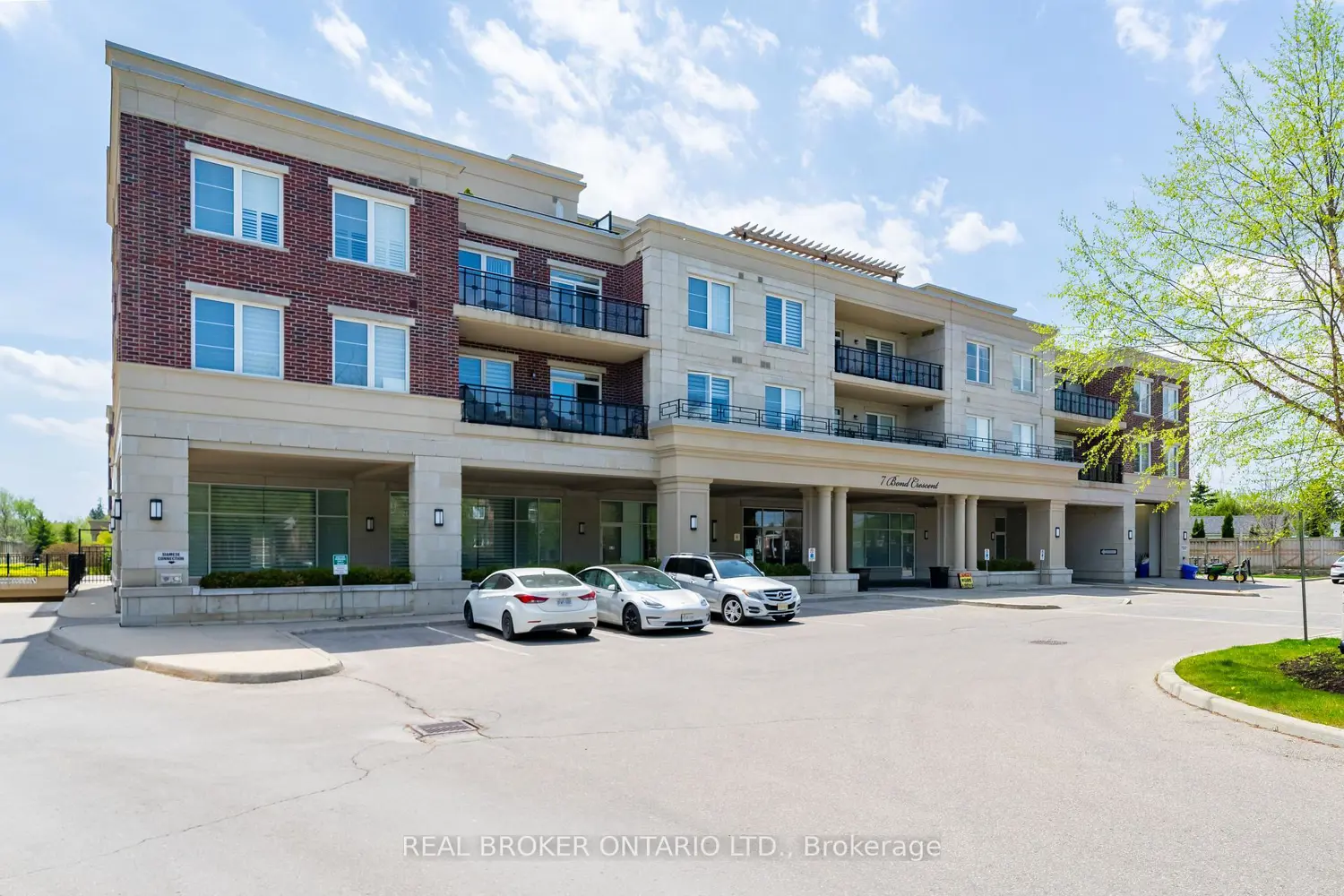 7 Bond Crescent 205
