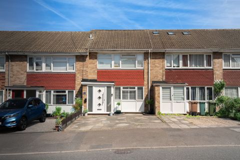Gander Green Lane, Sutton SM1