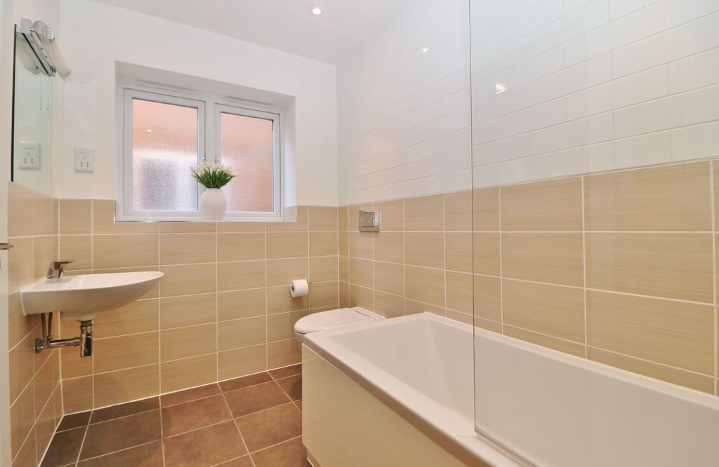 Additional image 18 of 4 bed detached house for saleBursledon Road, Hedge End SO30