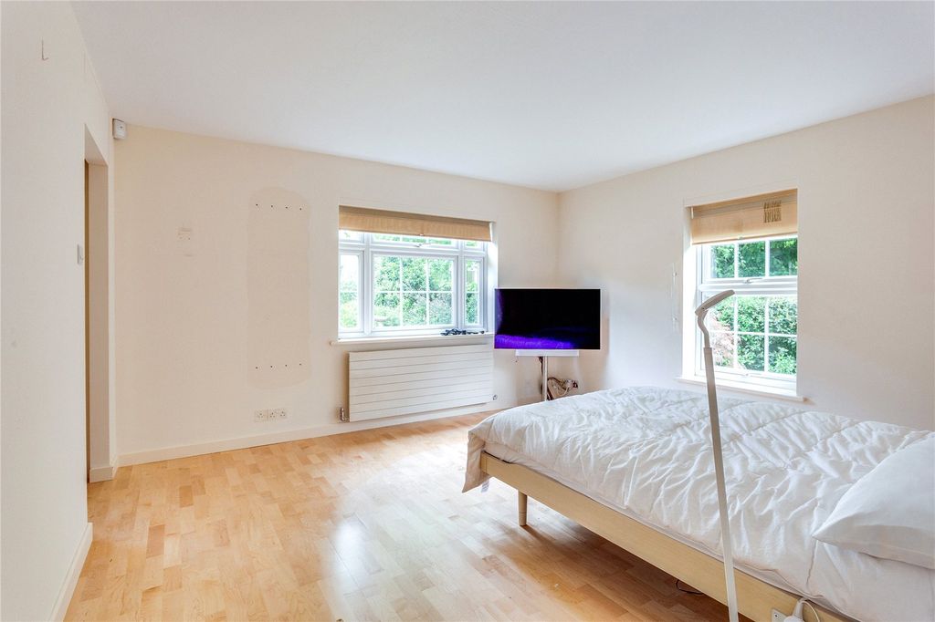 Additional image 13 of 3 bed flat for salePhyllis Court Drive, Henley-On-Thames, Oxfordshire RG9