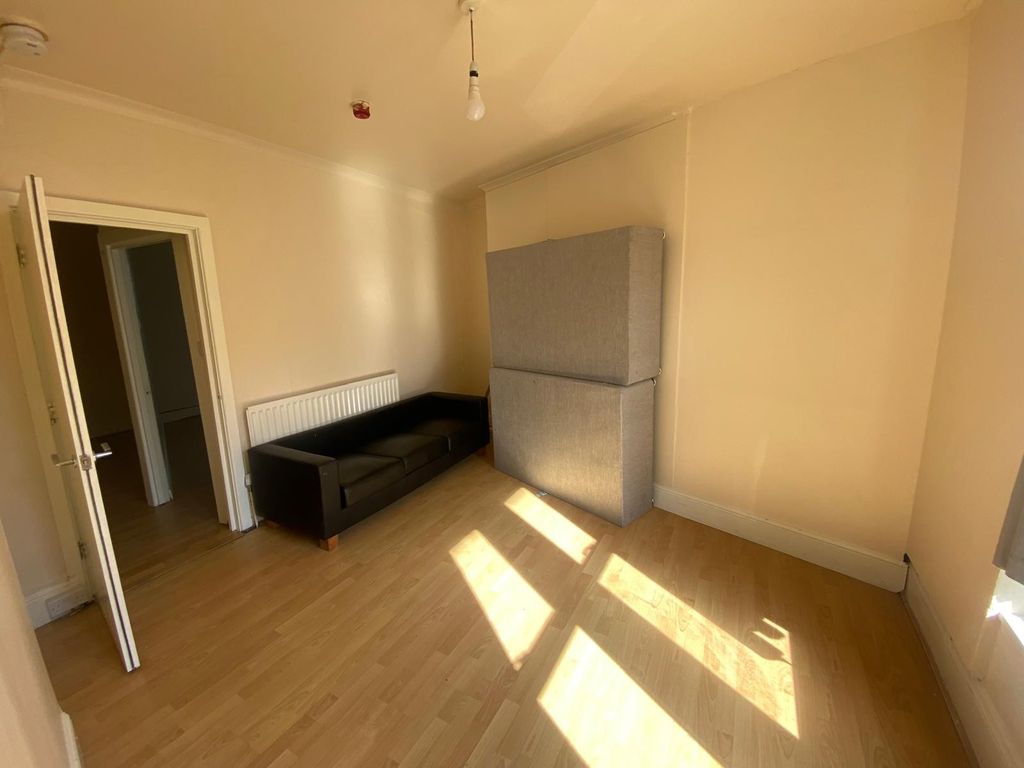 Additional image 2 of 2 bed flat for saleWindsor Road, Neath, Neath Port Talbot. SA11