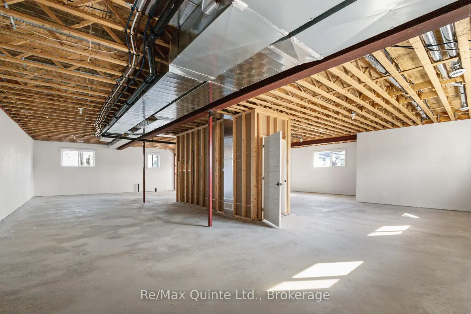 Additional image 19 of 76 Navigation Drive