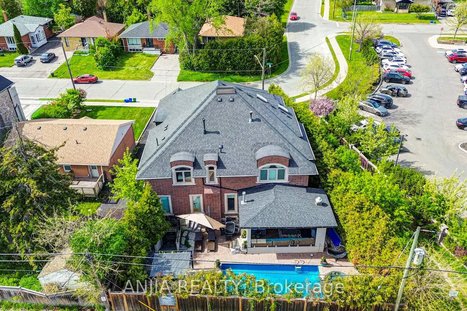 Additional image 14 of 452 Fernleigh Circle