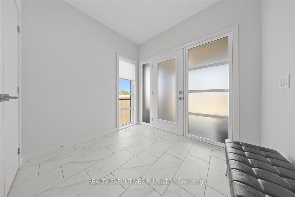 Additional image 3 of 699 Honeydew Street, Ottawa, ON, K1X 0K5