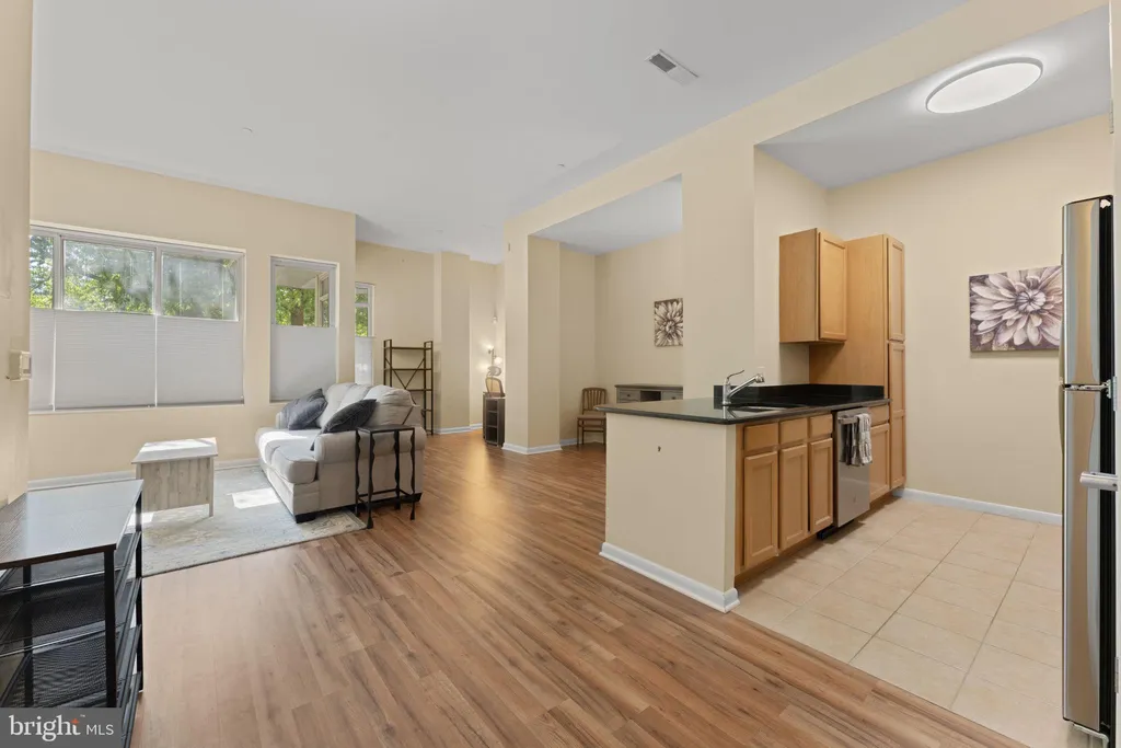Additional image 3 of 355 I Street SW Unit S104, Washington, DC 20024