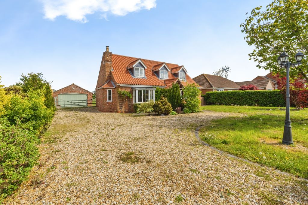 3 bed detached house for saleLow Road, Osgodby, Market Rasen LN8