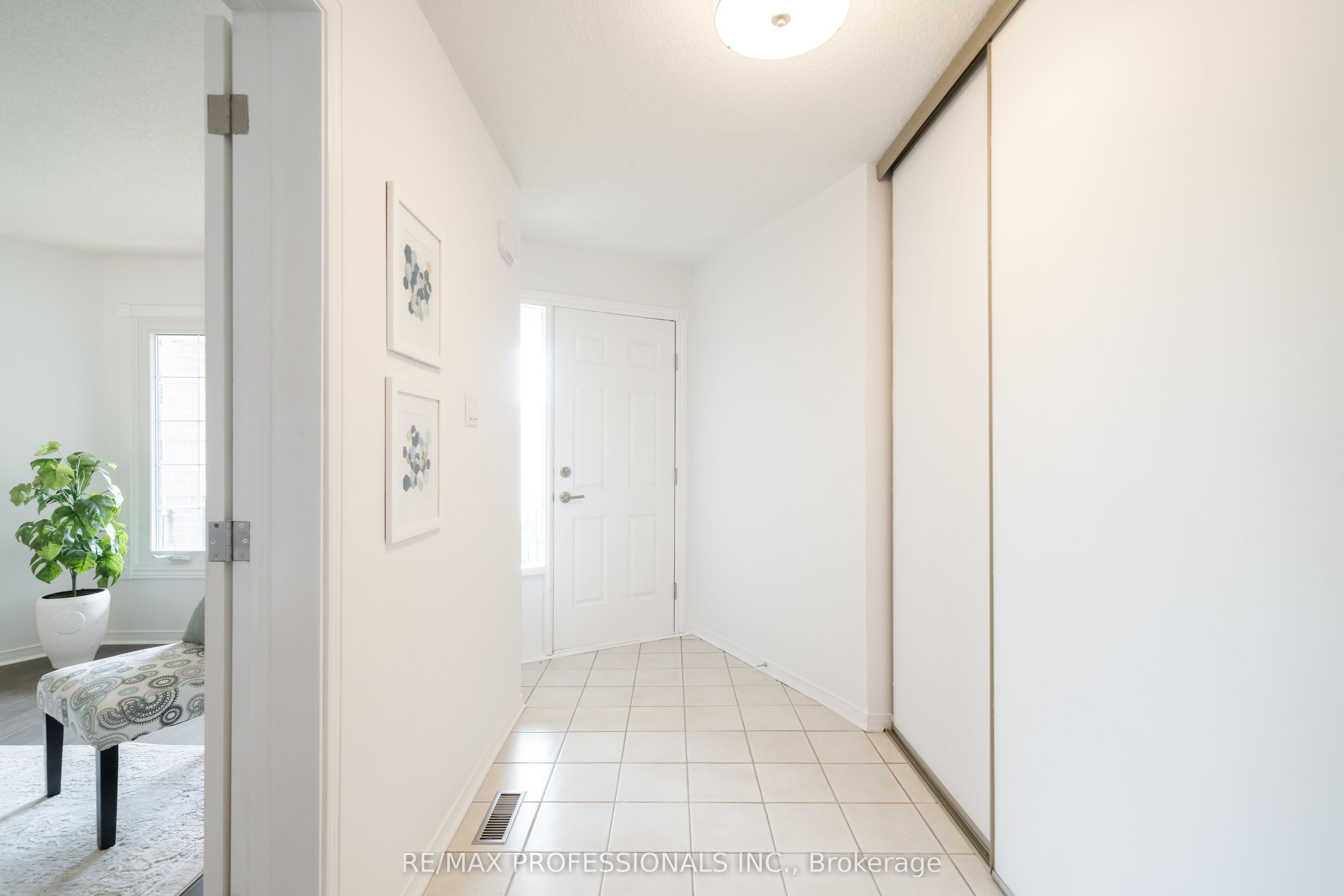 Additional image 4 of 5154 Sunray Drive, Mississauga, ON, L5R 2V3