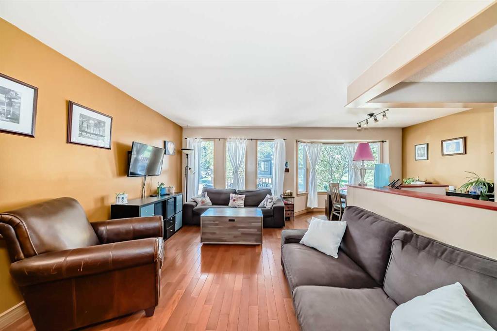 Additional image 5 of 52 Beacham Road NW, Calgary, AB, T3K 1S4