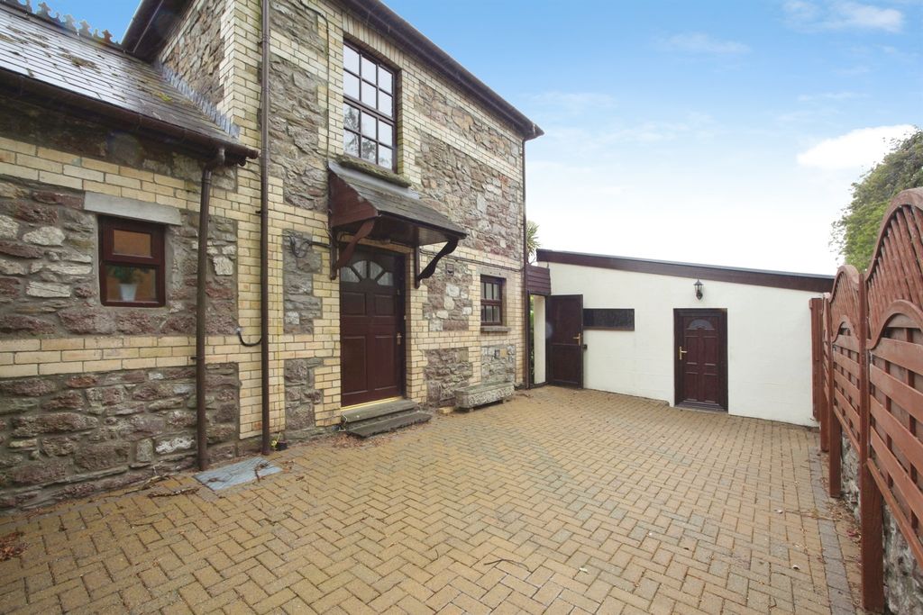 Additional image 2 of 4 bed barn conversion for saleHenstaff Court, Pontyclun CF72