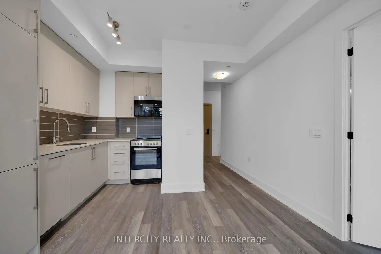 Additional image 8 of 2075 King Road 327