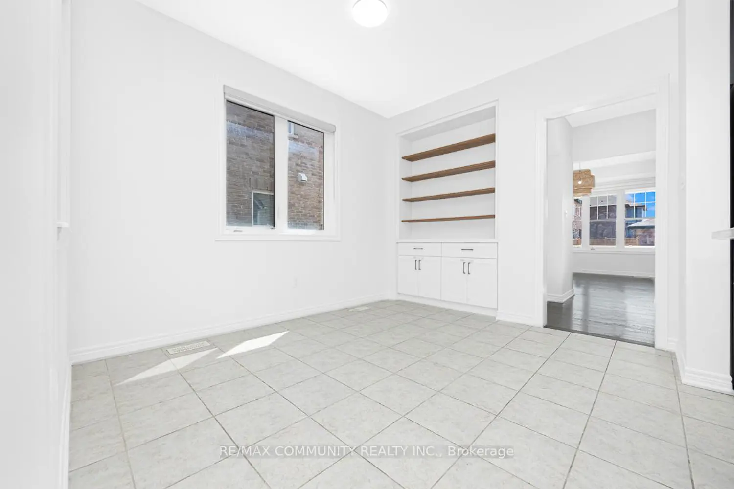 Additional image 4 of 99 Cornwall Drive