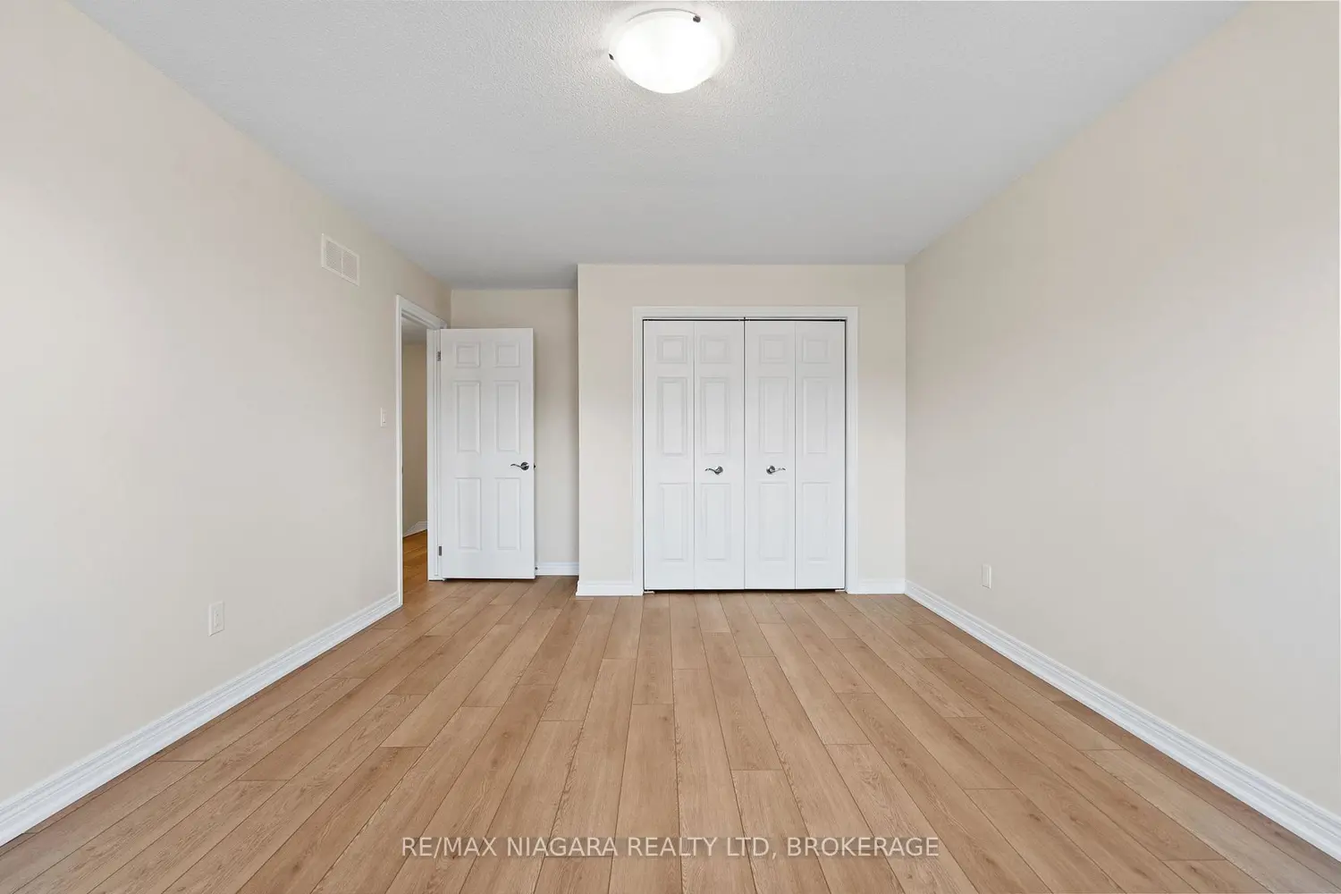 Additional image 9 of 5200 Dorchester Road 3