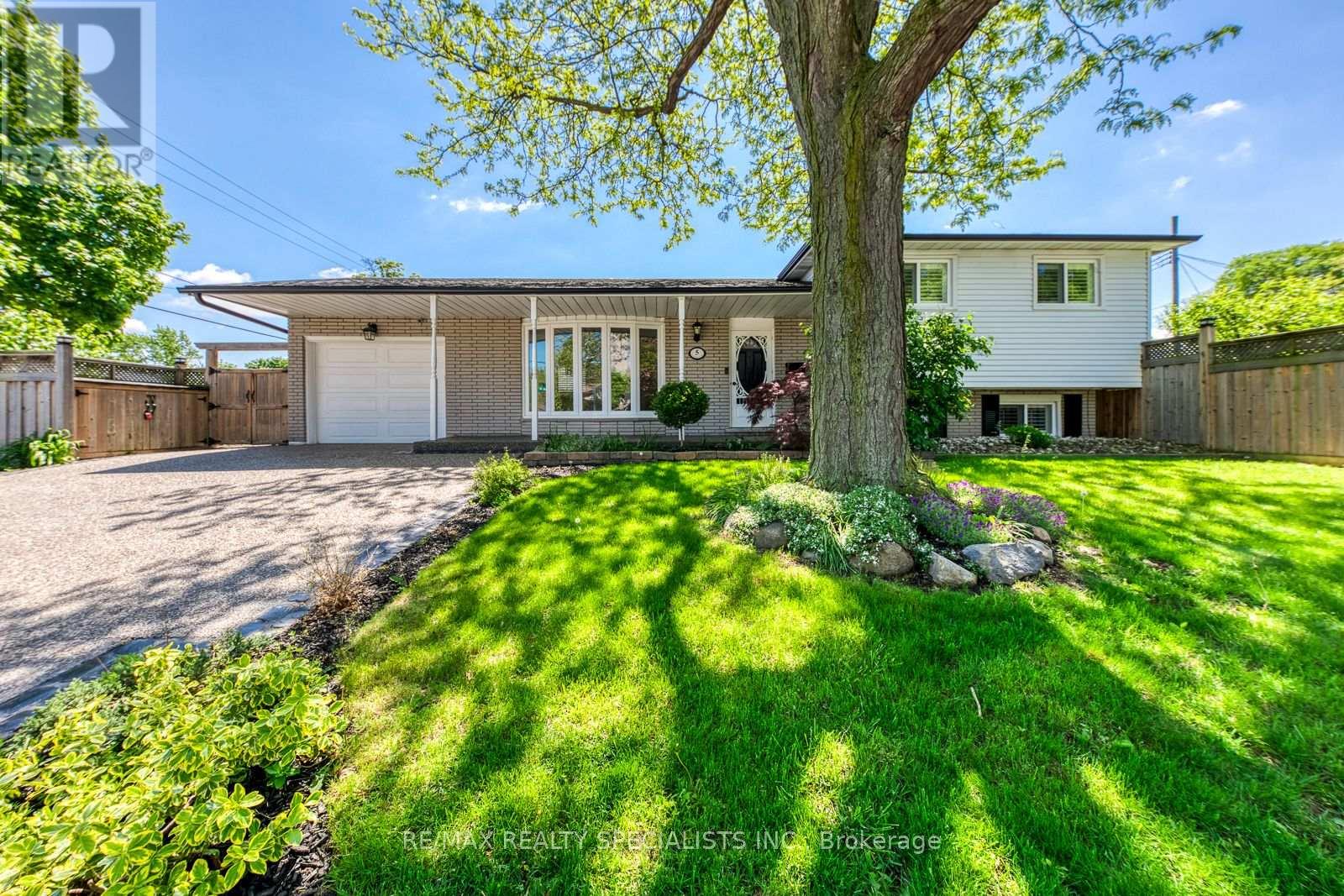 5 COUNTRY CLUB DRIVE