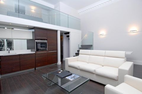 Queens Gardens, Bayswater W2