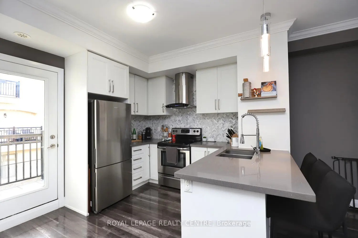 Additional image 4 of 3077 Cawthra Road 10