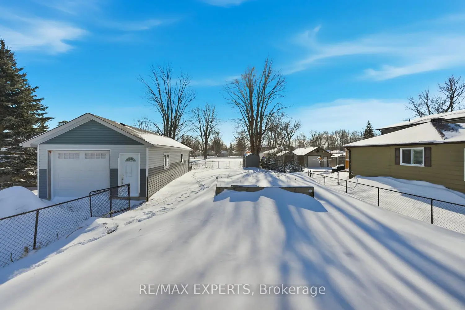 155 Woodfield Drive photo 2