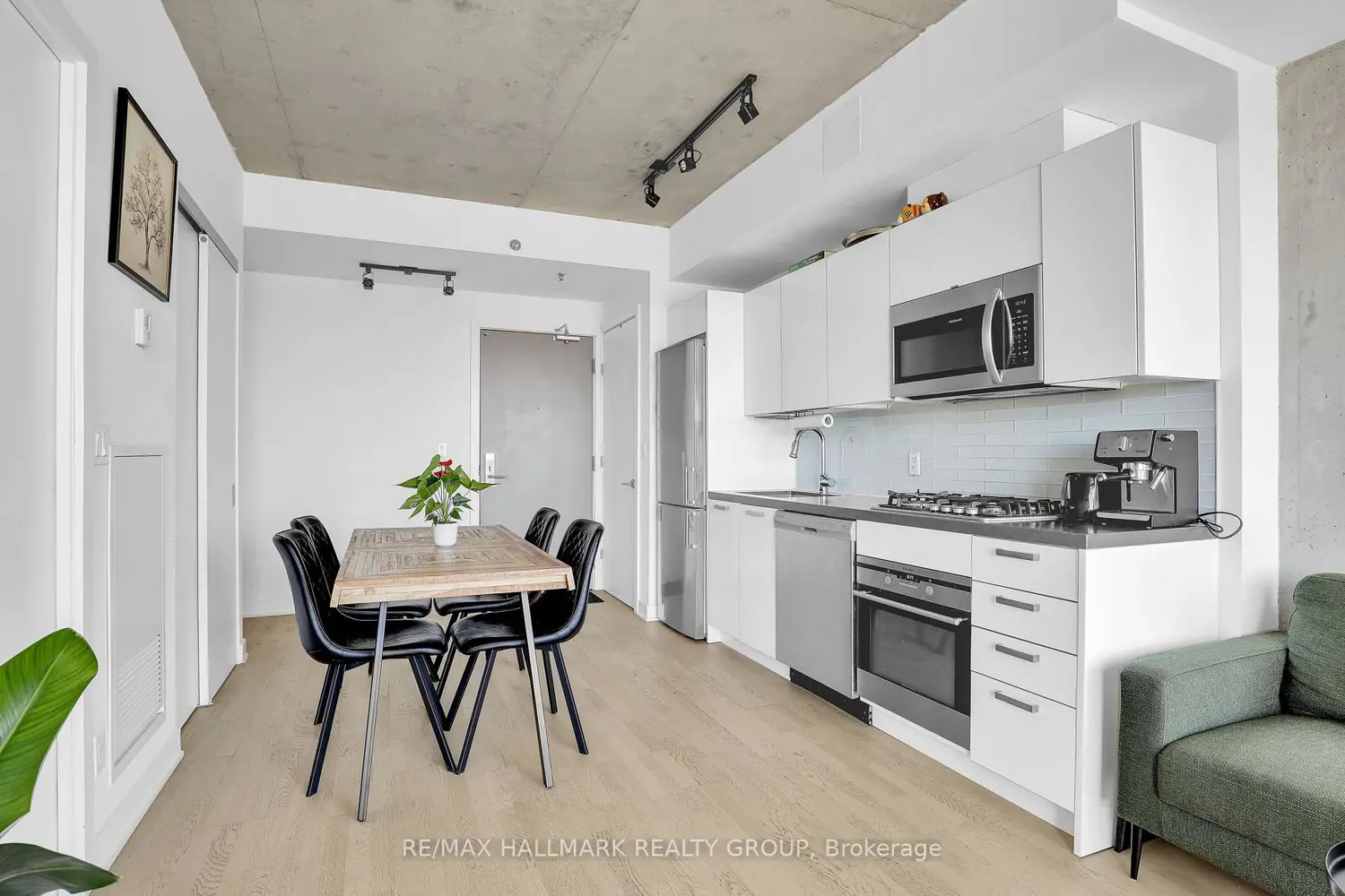 Additional image 9 of 203 Catherine Street 1204