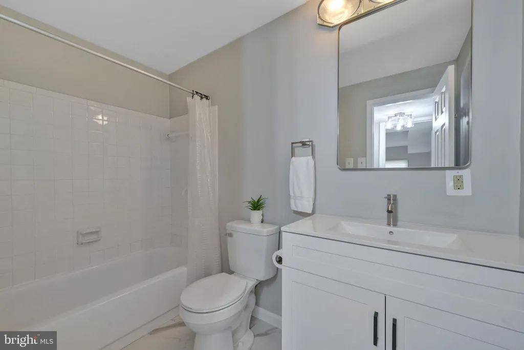Additional image 16 of 3436 Summit Court NE Unit 3436, Washington, DC 20018