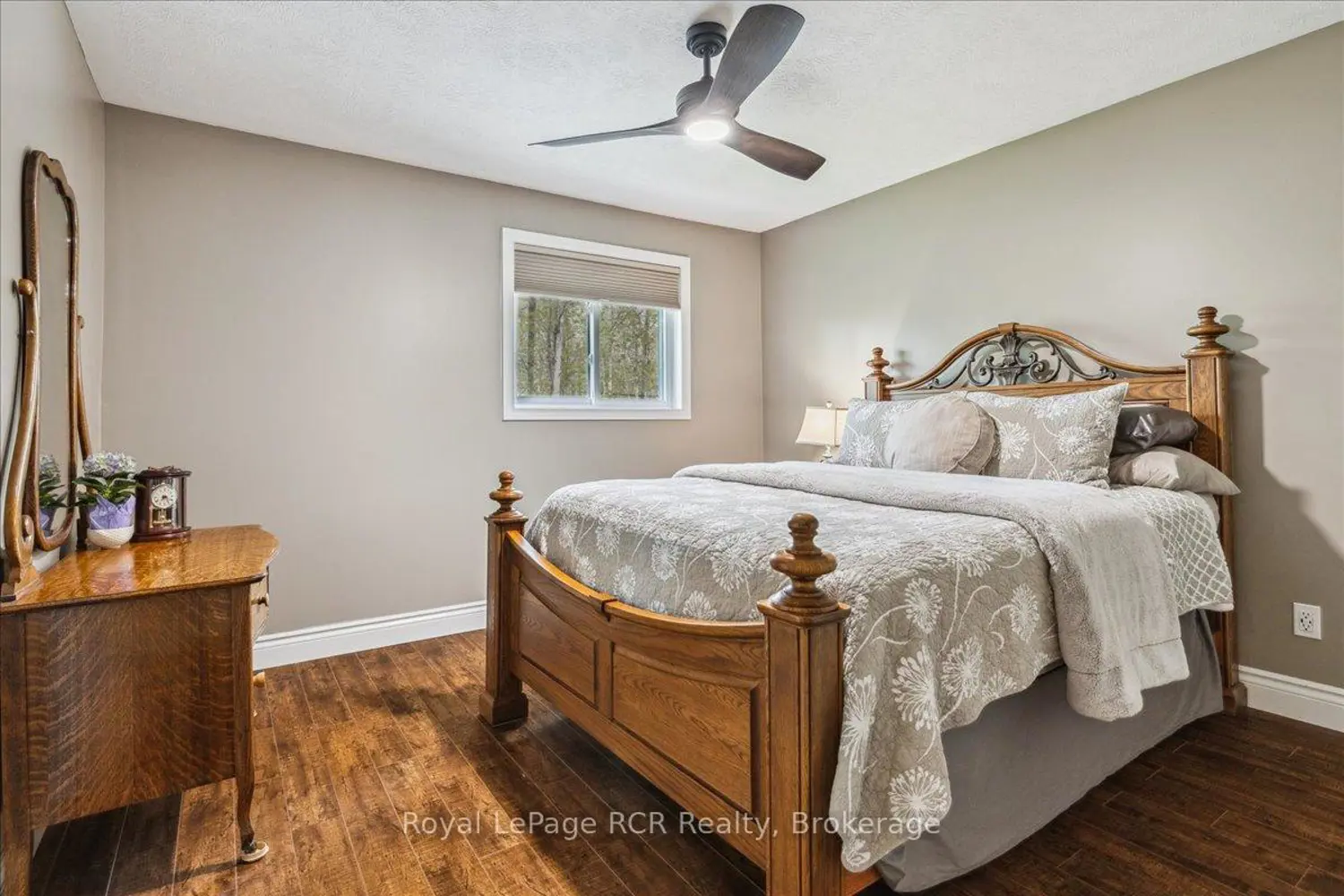 Additional image 17 of 103488 Grey 18 Road
