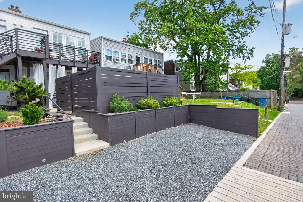 Additional image 19 of 2228 40th Street NW Unit 1, Washington, DC 20007