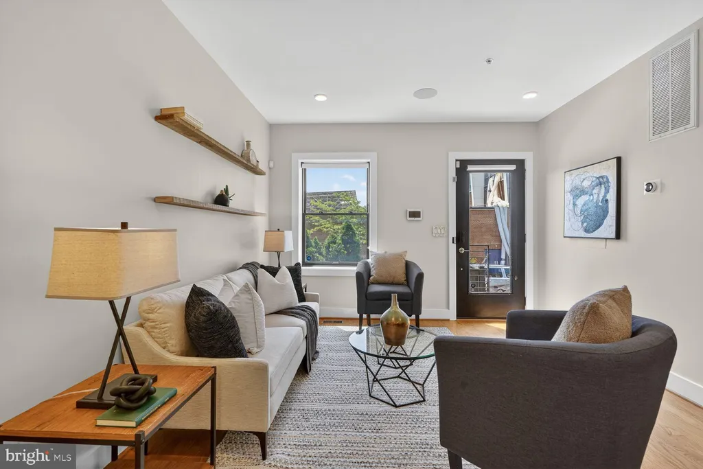 609 Gresham Place NW Unit 1, Washington, DC 20001 photo 4