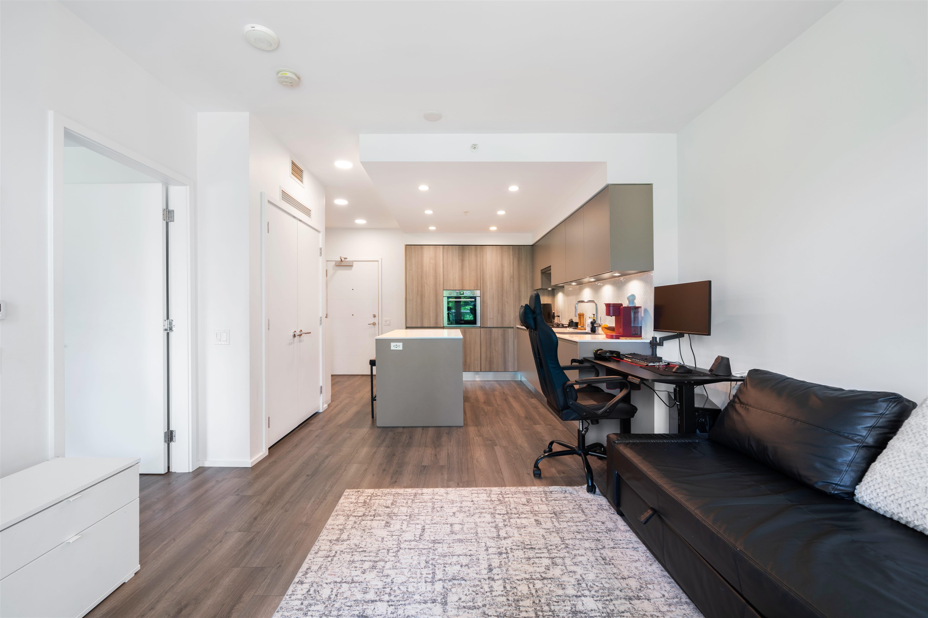 202-3809 Evergreen Place, Burnaby, BC, V3J 0M1