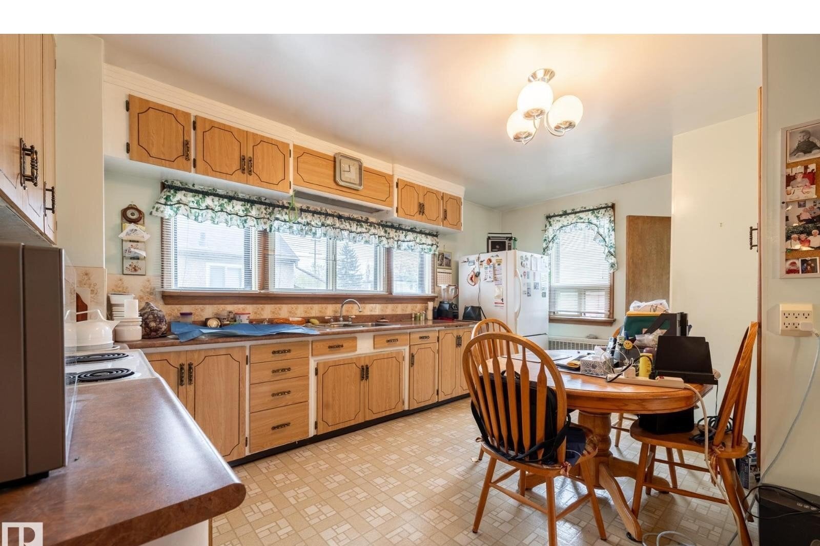 Additional image 8 of 9839 81 Avenue NW, Edmonton, AB, T6E1W4