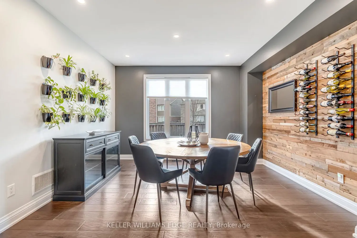 265 Goutouski Crescent photo 2