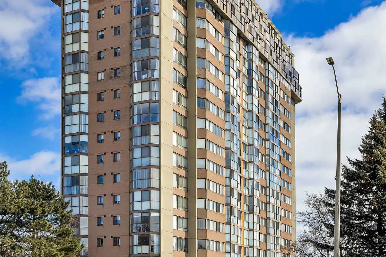 Additional image 19 of 880 Dundas Street 909